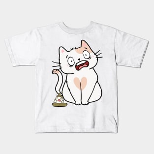 Funny White Cat steps on a dirty diaper Kids T-Shirt